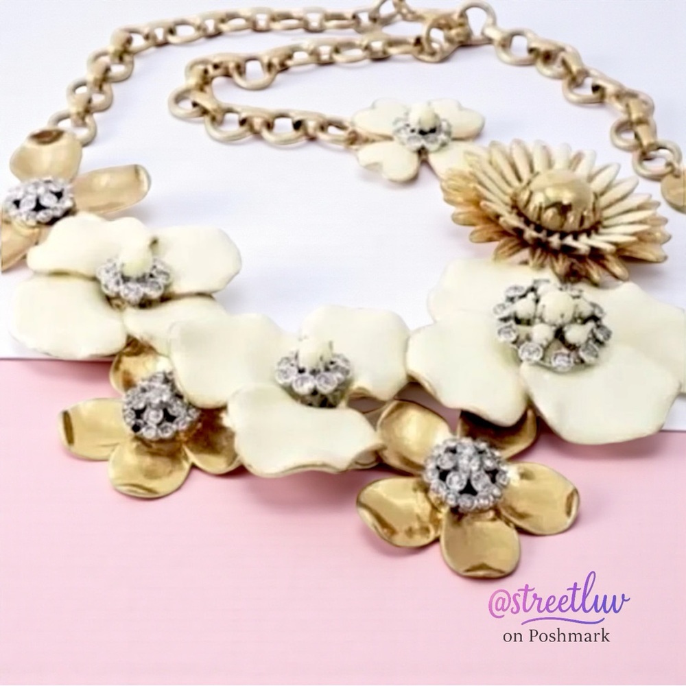 Stella & Dot Bloom Enamel Floral Necklace NIB